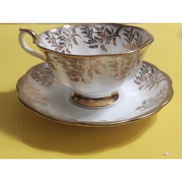 Royal Albert Tea Cup & Saucer Set Golden Leaves 1960's - Picture 12 of 12